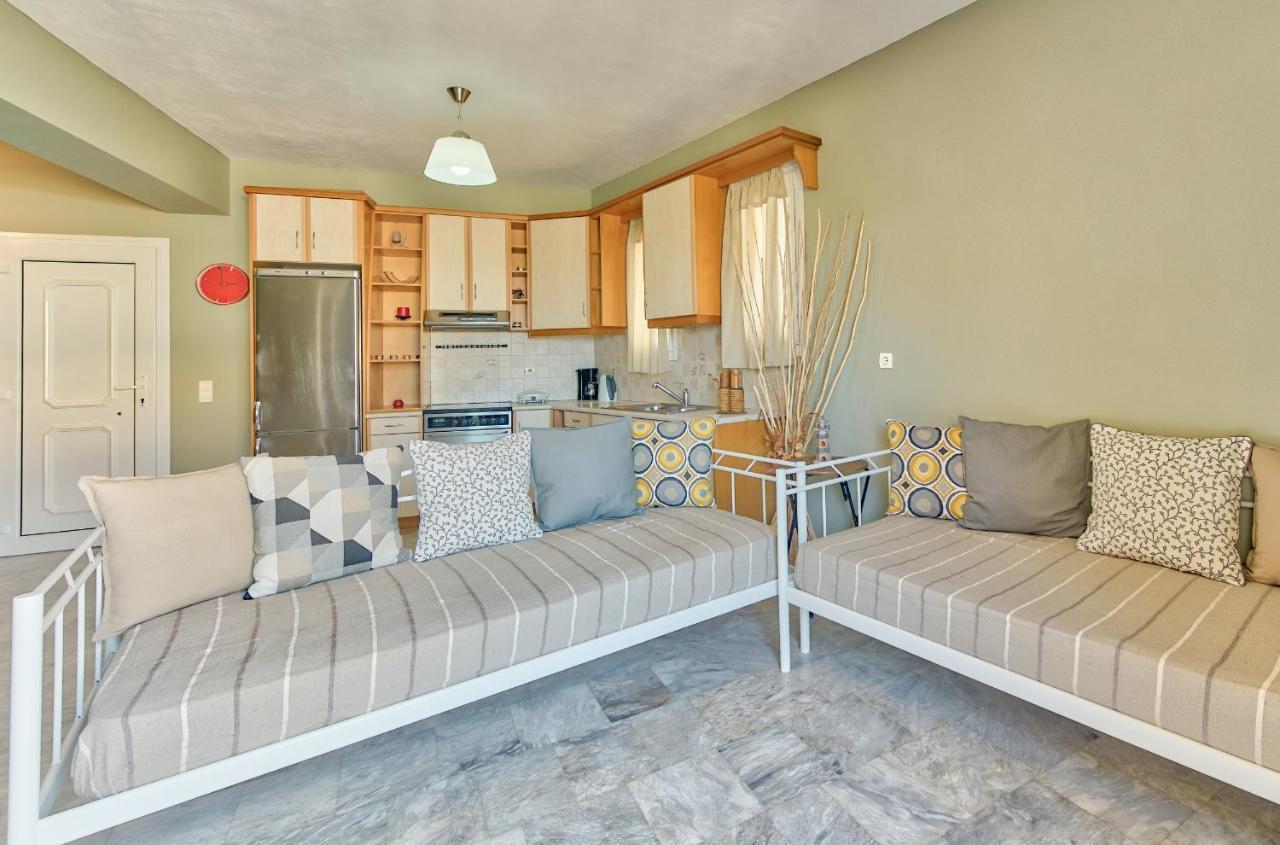 Avesta Apartments - 200M From The Beach Vasilikí Buitenkant foto